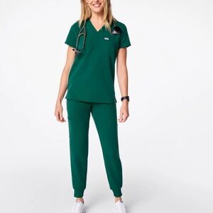 Figs Hunter Green scrub set
